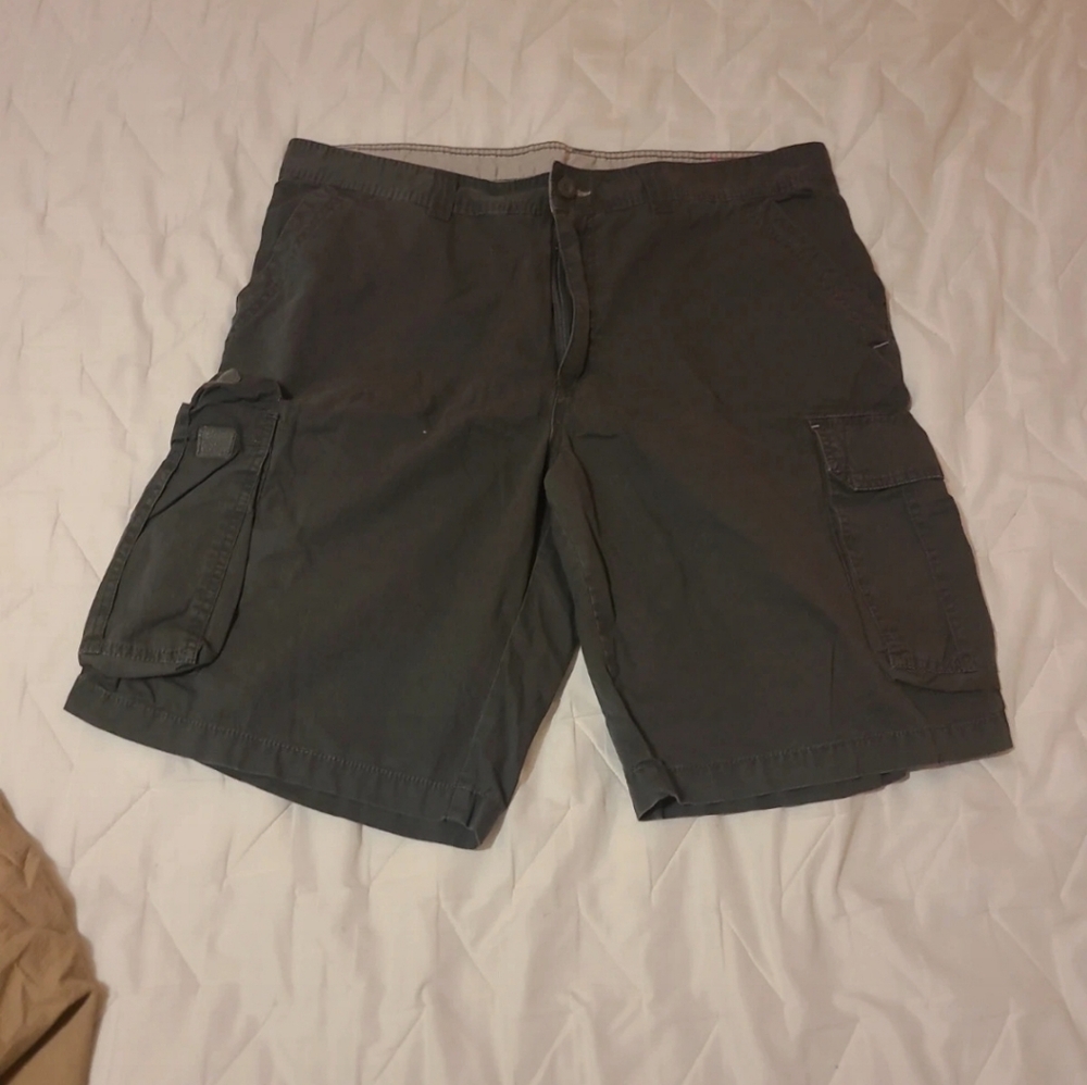 Short (W40)